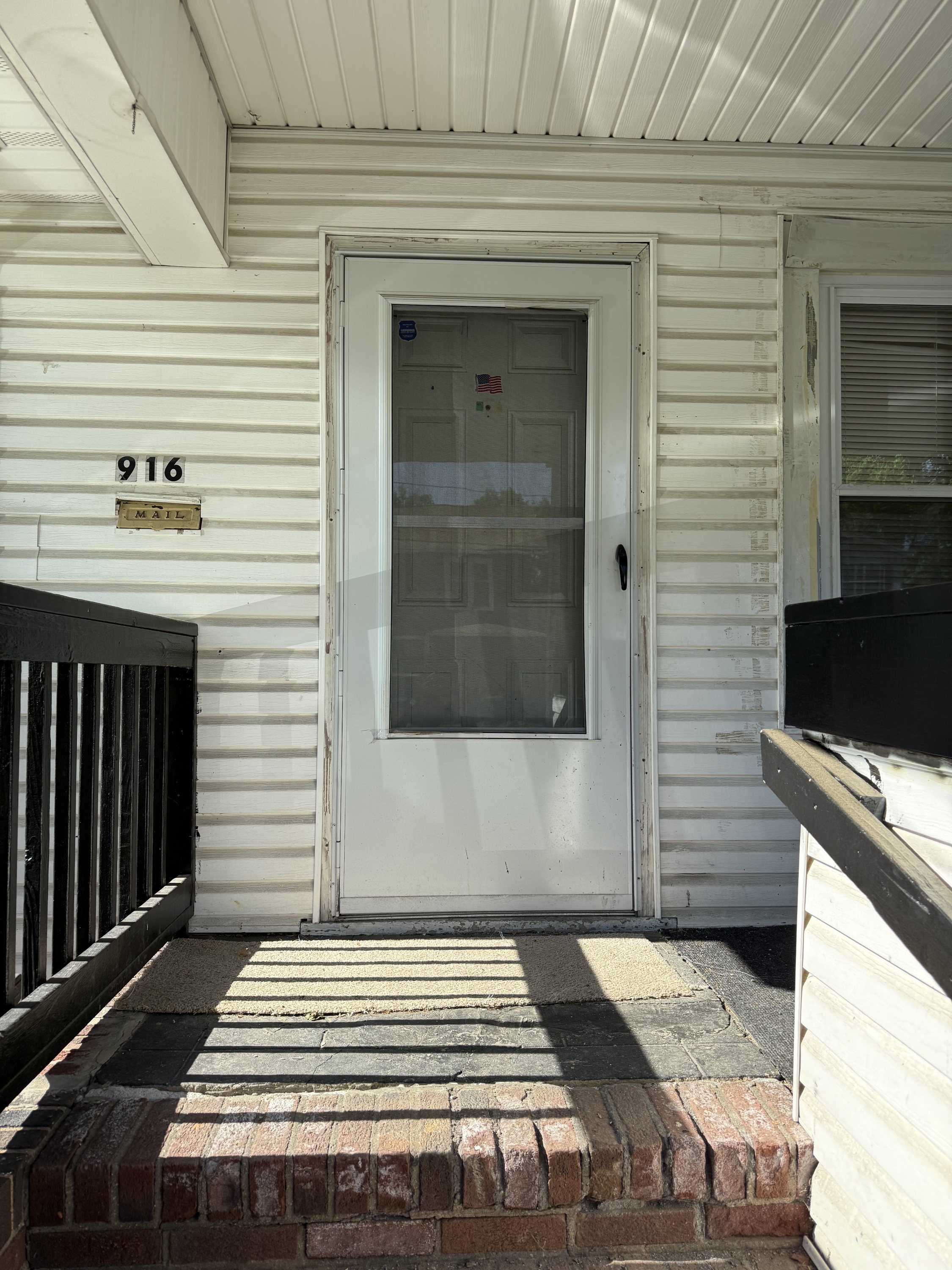 916 Peckham Street - 1